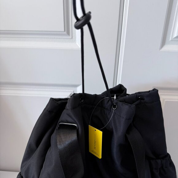 Beyond Yoga Convertible Gym Bag - black, NWT